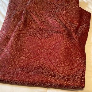 2 panels deep red with iridescent gold filigree design